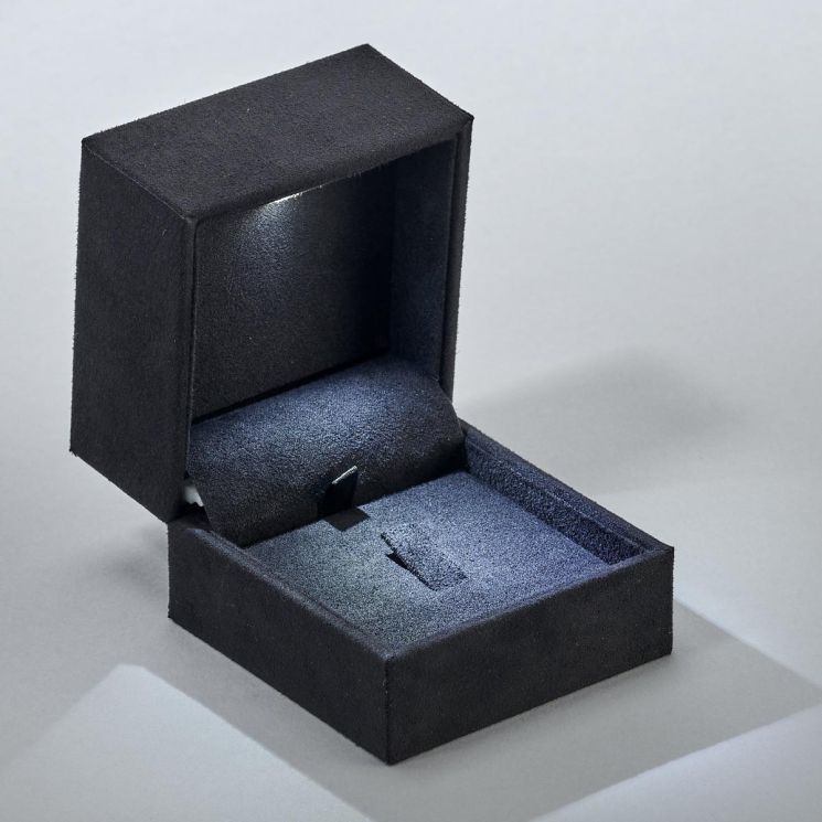 Circle Suede Ring Box - The Styling Reserve